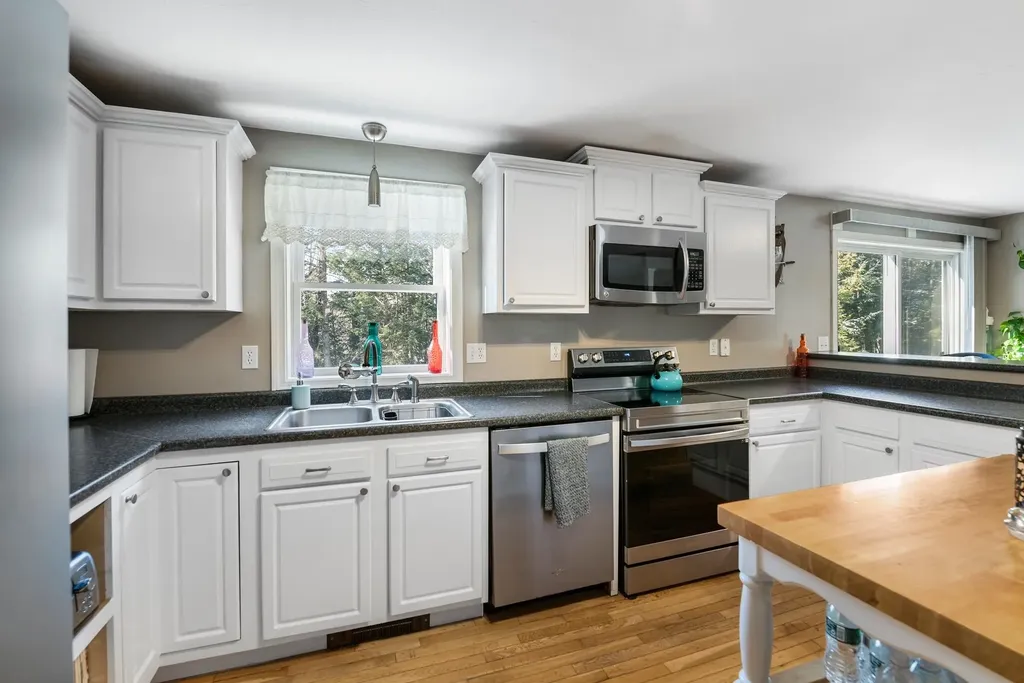 101 Mastin Road Sutton NH 03260