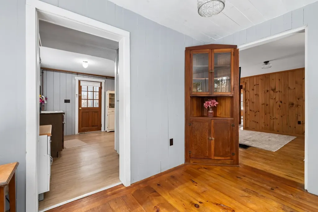 116 Pleasant View Road Bradford NH 03221