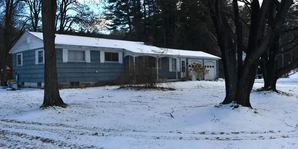 7 Coach Road Gilford NH 03249