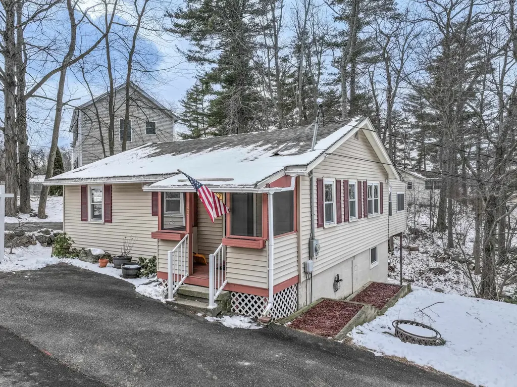 29 Armstrong Road Windham NH 03087