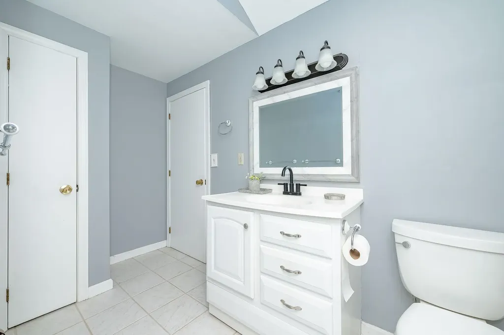 13 Tideview Drive Dover NH 03820