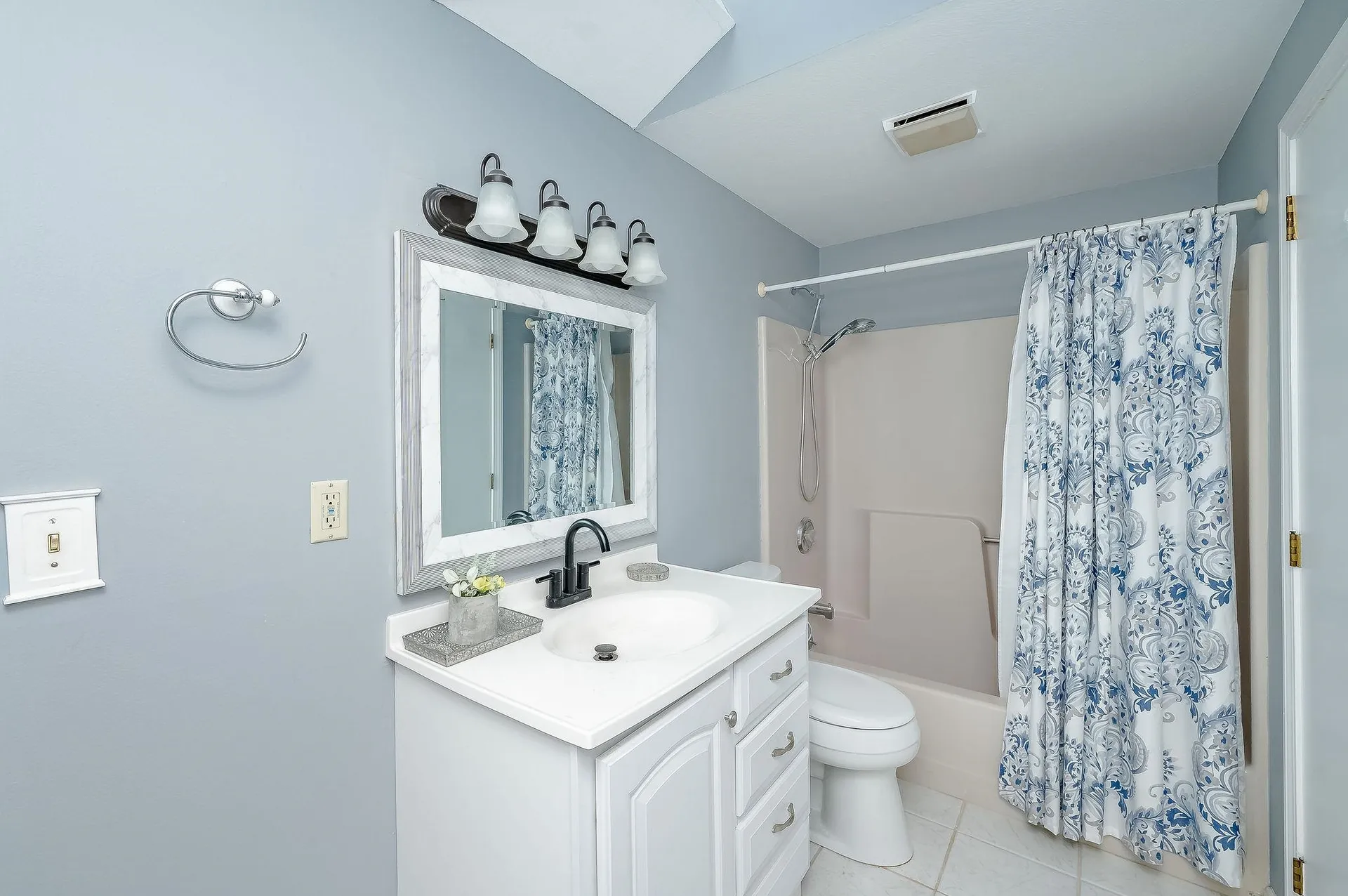 13 Tideview Drive Dover NH 03820