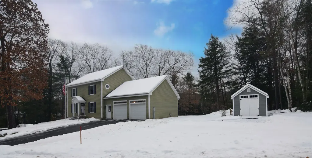 71 Emily Lane Sunapee NH 03782