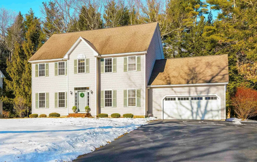 7 Edgewood Run Amherst NH 03031