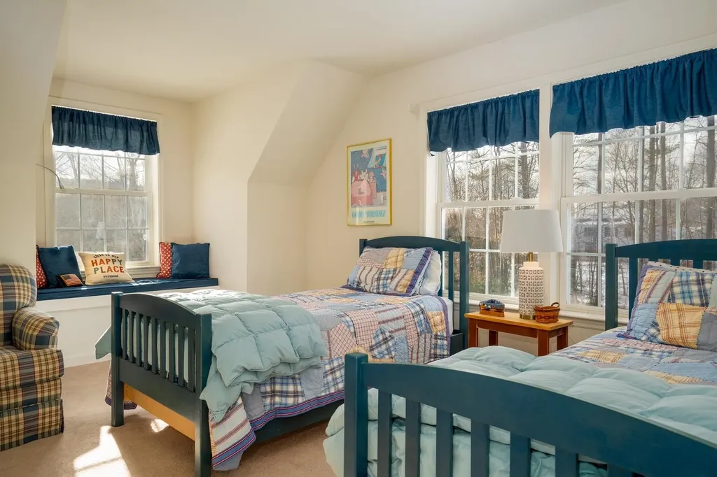 58 Wildflower Lane Sunderland VT 05250