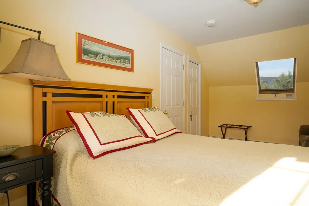 58 Wildflower Lane Sunderland VT 05250