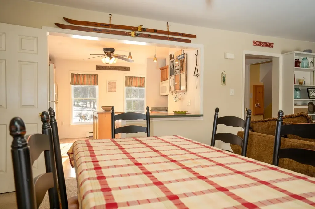 58 Wildflower Lane Sunderland VT 05250