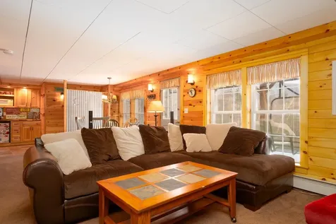 58 Wildflower Lane Sunderland VT 05250