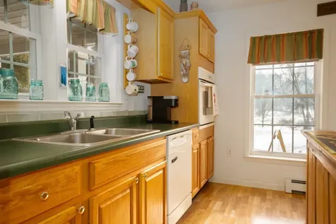 58 Wildflower Lane Sunderland VT 05250