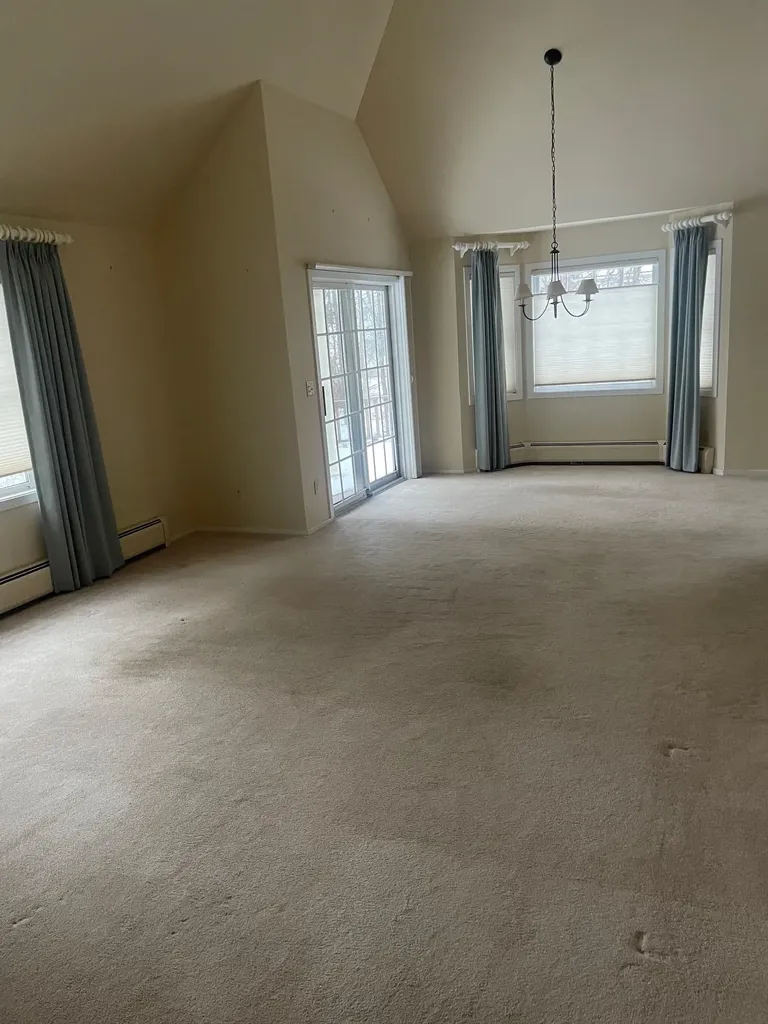 17 Eastman Farm Road Burlington VT 05401