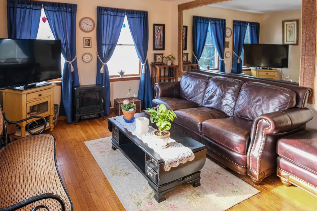 6293 Route 106 Reading VT 05062