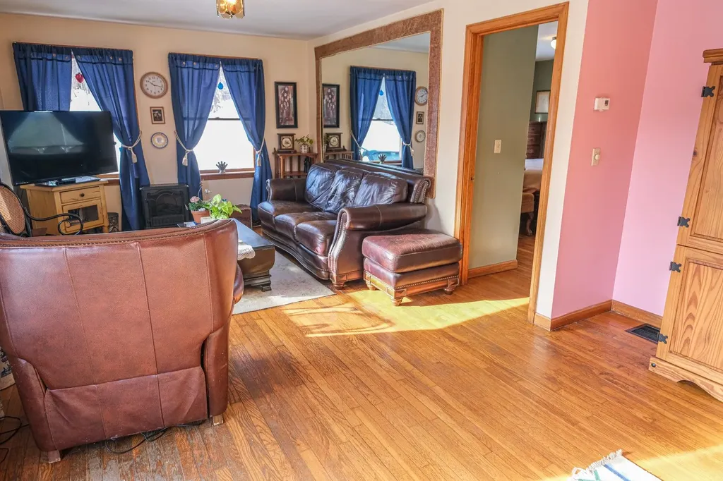 6293 Route 106 Reading VT 05062