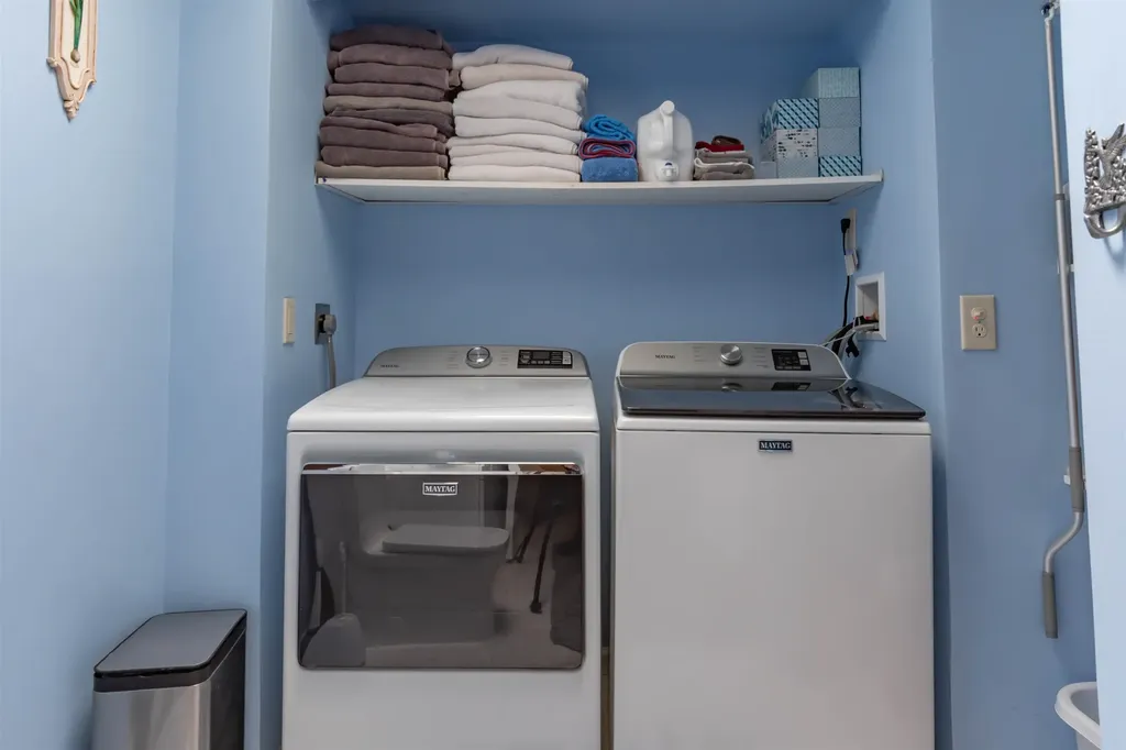 8 Cape Avenue Nashua NH 03062