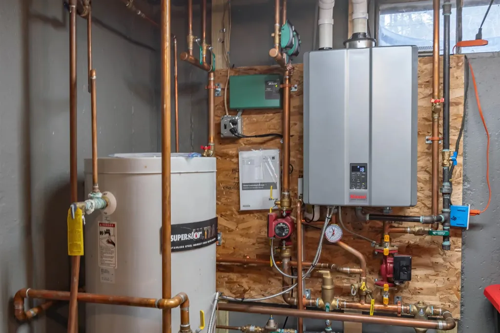 8 Cape Avenue Nashua NH 03062