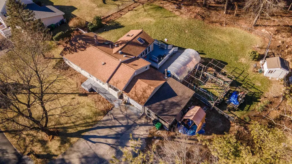 8 Cape Avenue Nashua NH 03062