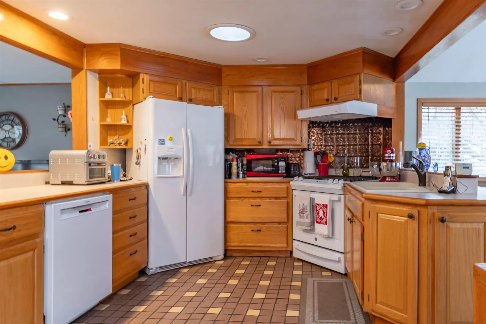 8 Cape Avenue Nashua NH 03062