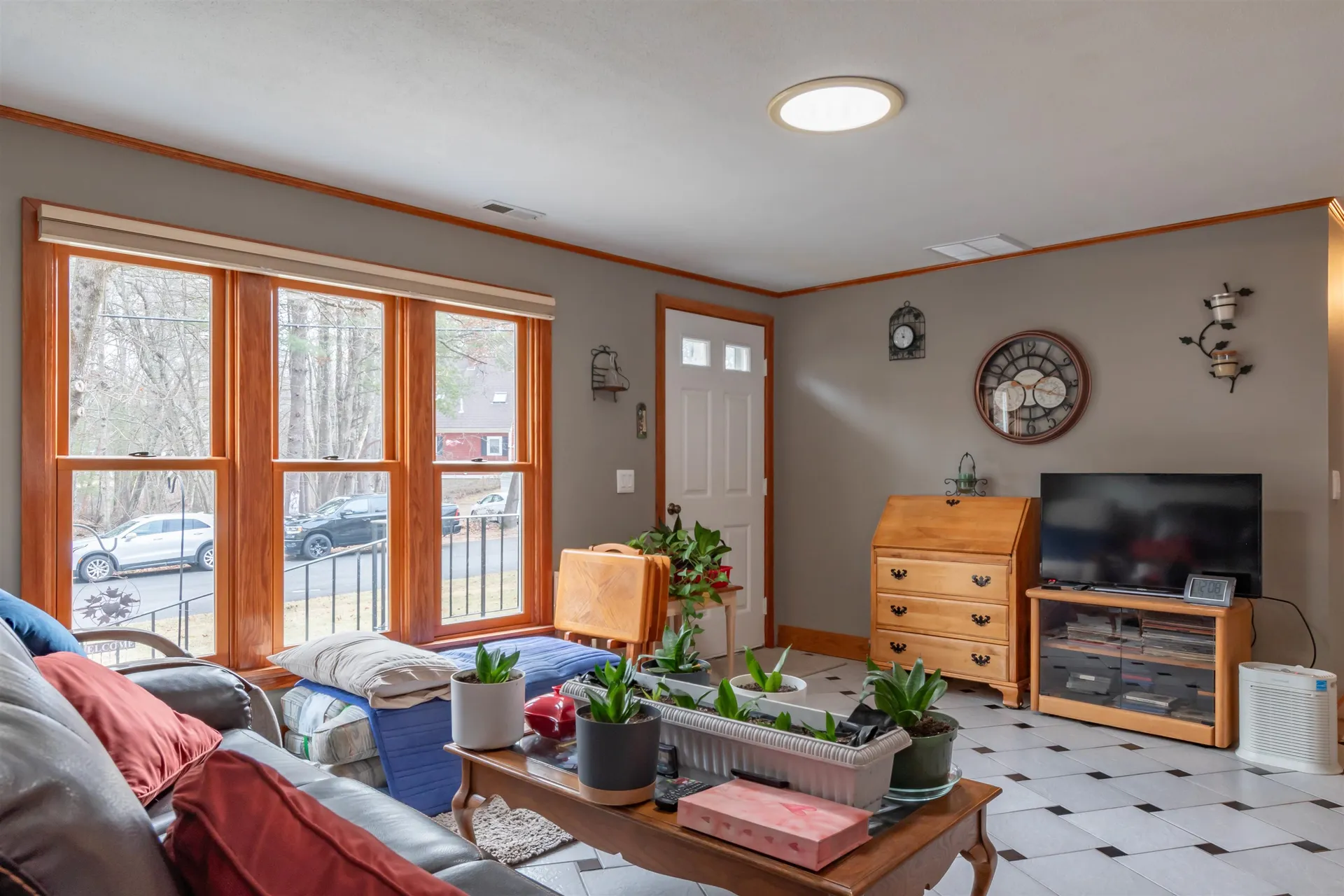 8 Cape Avenue Nashua NH 03062