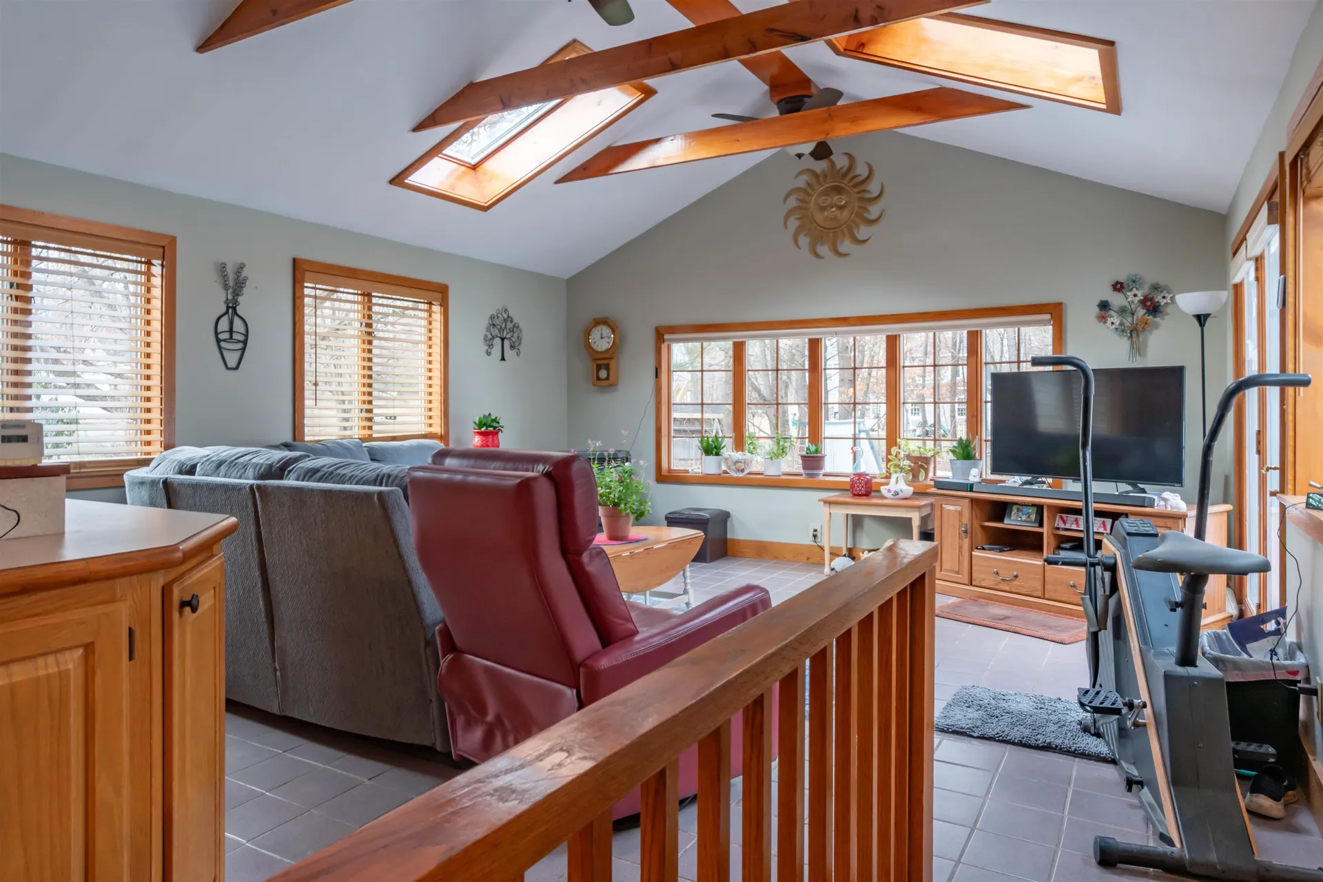 8 Cape Avenue Nashua NH 03062