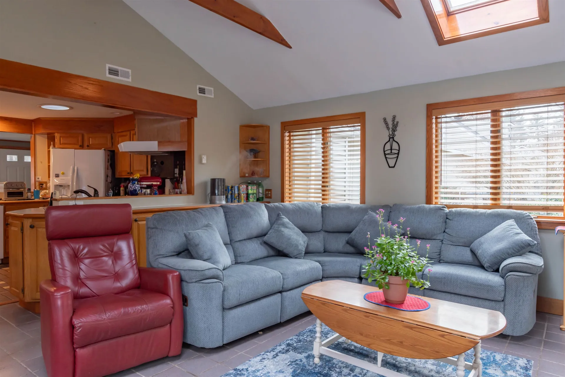 8 Cape Avenue Nashua NH 03062