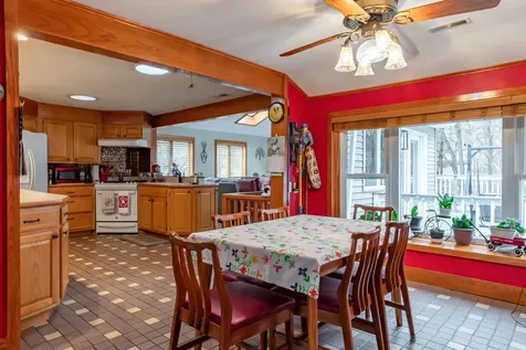 8 Cape Avenue Nashua NH 03062