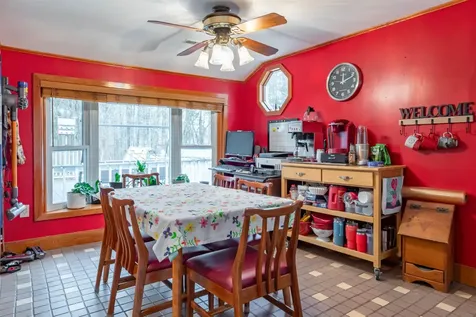 8 Cape Avenue Nashua NH 03062