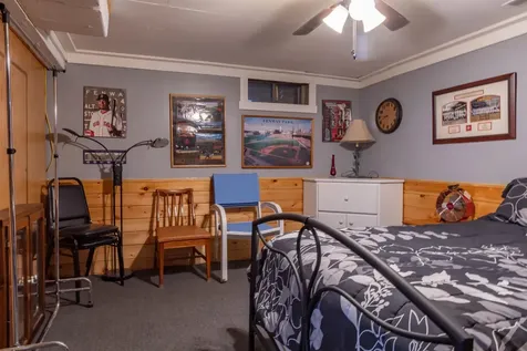 8 Cape Avenue Nashua NH 03062