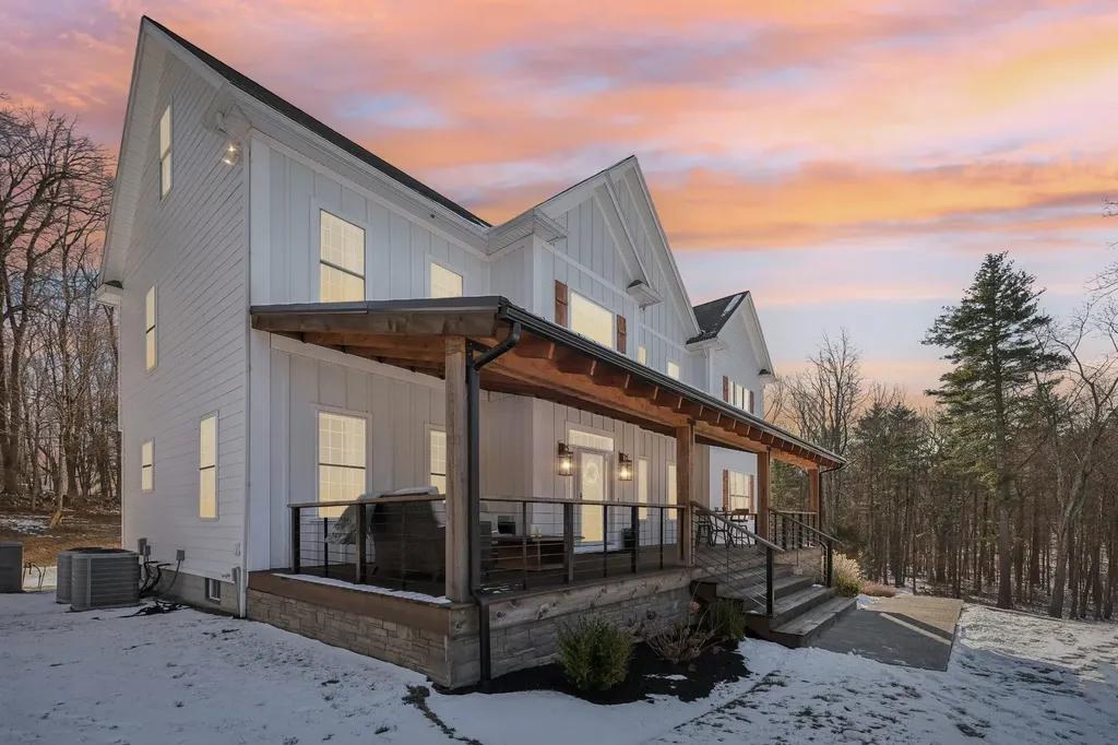 8 Willow Vale Road Atkinson NH 03811