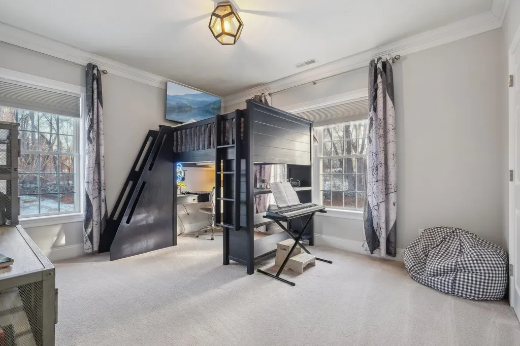 8 Willow Vale Road Atkinson NH 03811