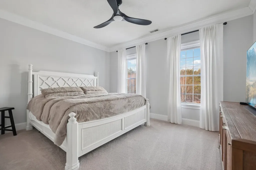 8 Willow Vale Road Atkinson NH 03811