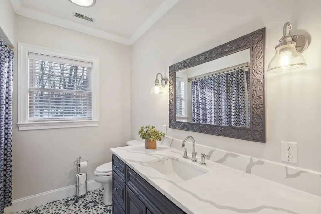 8 Willow Vale Road Atkinson NH 03811