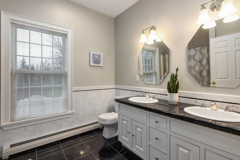 84 Stratham Heights Road Stratham NH 03885