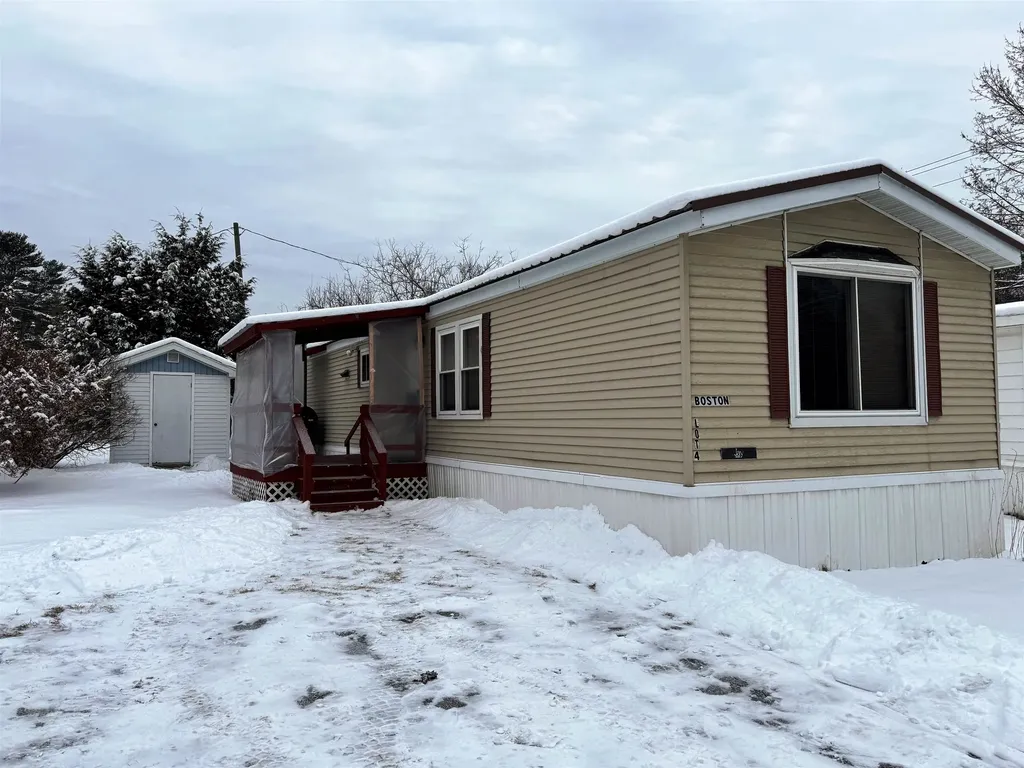 4 Hilltop Manor Street Whitefield NH 03598