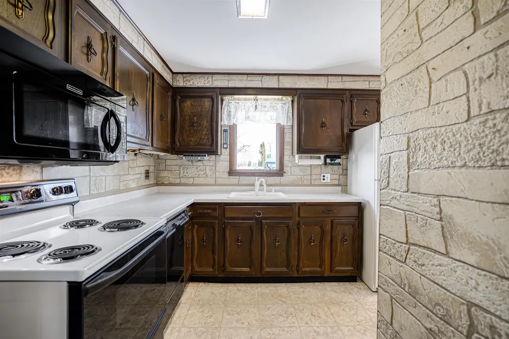 80 Overland Street Manchester NH 03103