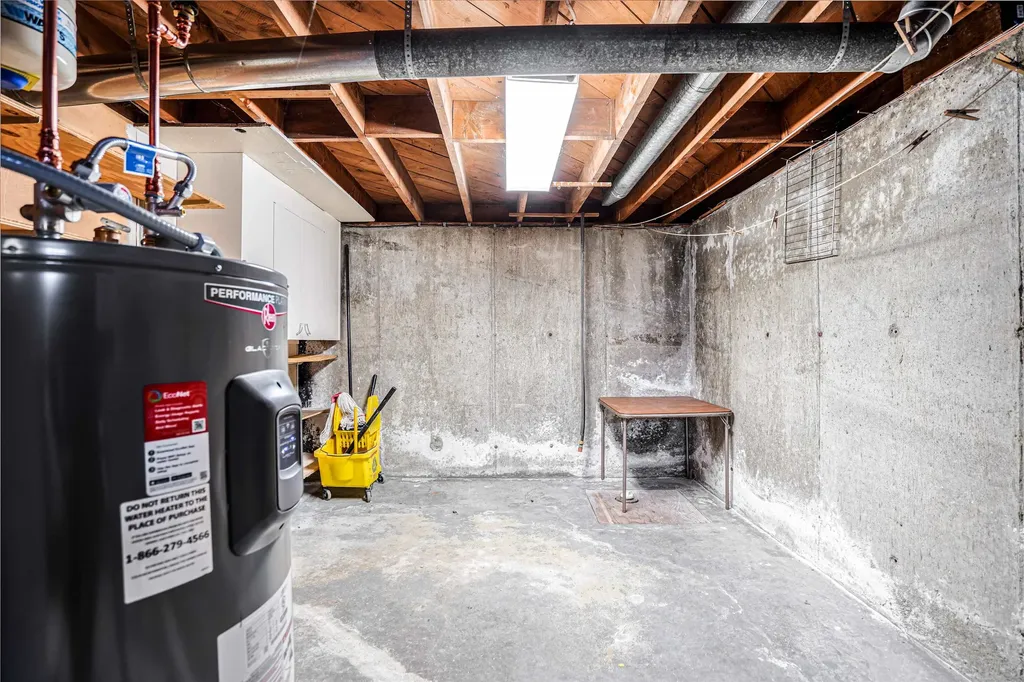 80 Overland Street Manchester NH 03103