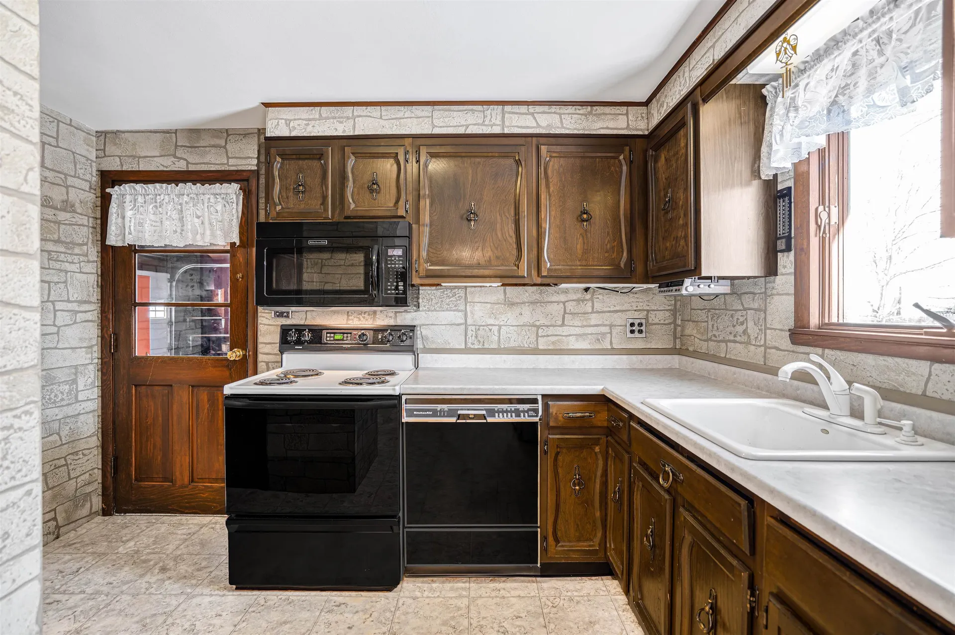 80 Overland Street Manchester NH 03103