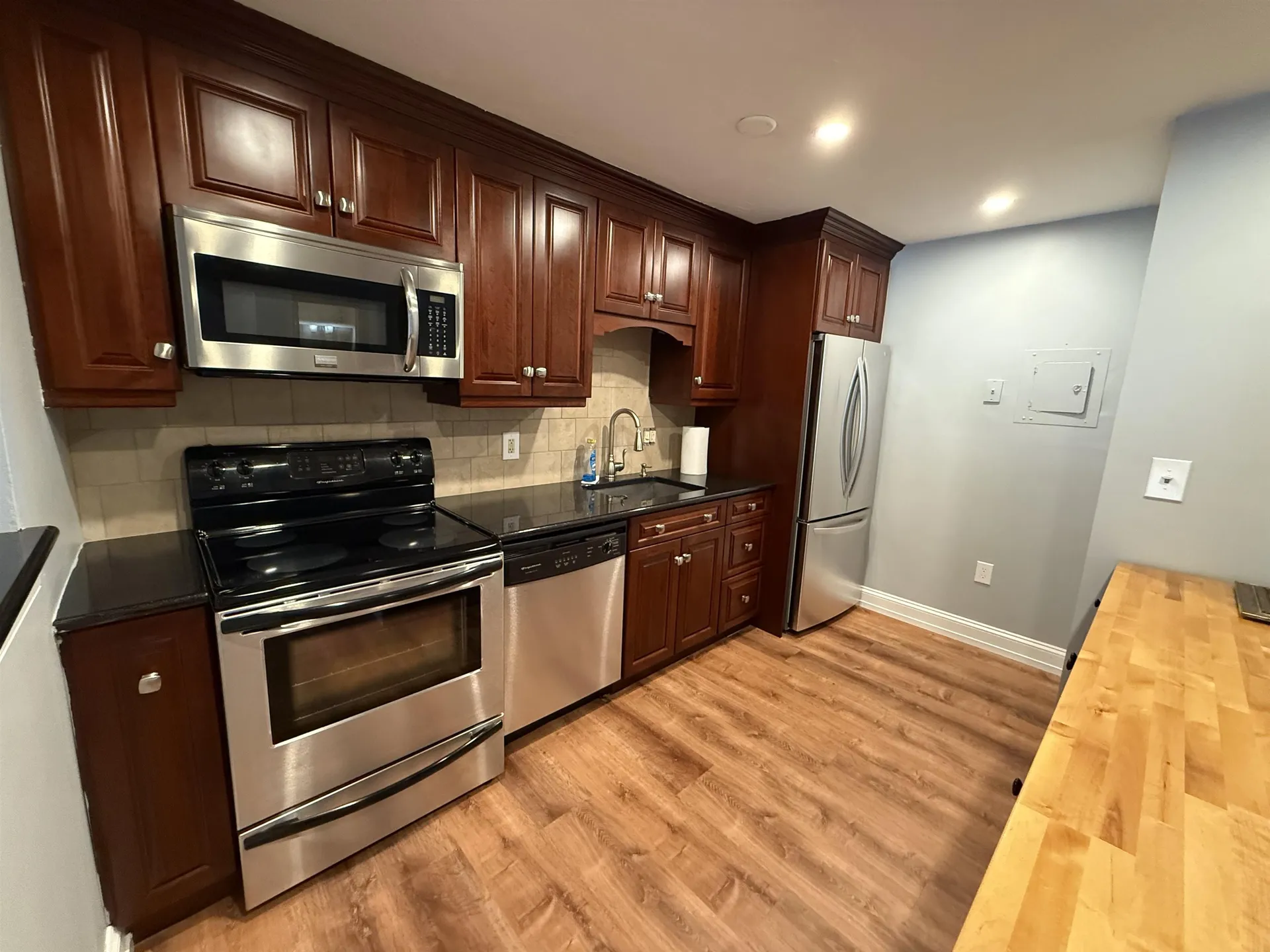 35 Andrew Street Manchester NH 03104