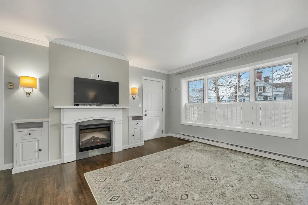 98 North Main Street Wolfeboro NH 03894