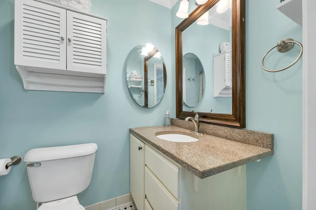 98 North Main Street Wolfeboro NH 03894