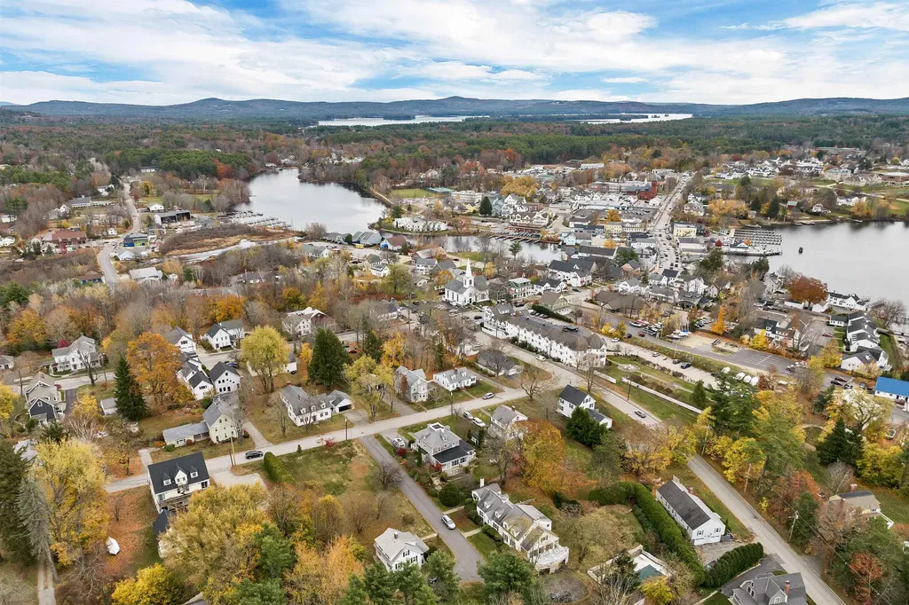 98 North Main Street Wolfeboro NH 03894