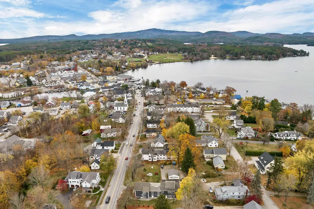 98 North Main Street Wolfeboro NH 03894