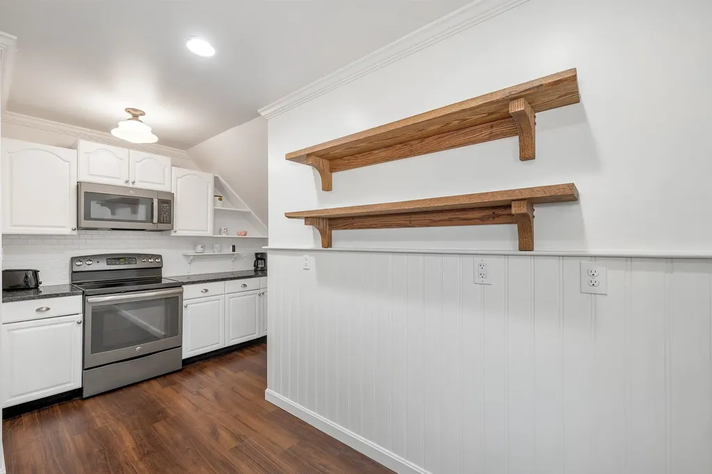 98 North Main Street Wolfeboro NH 03894