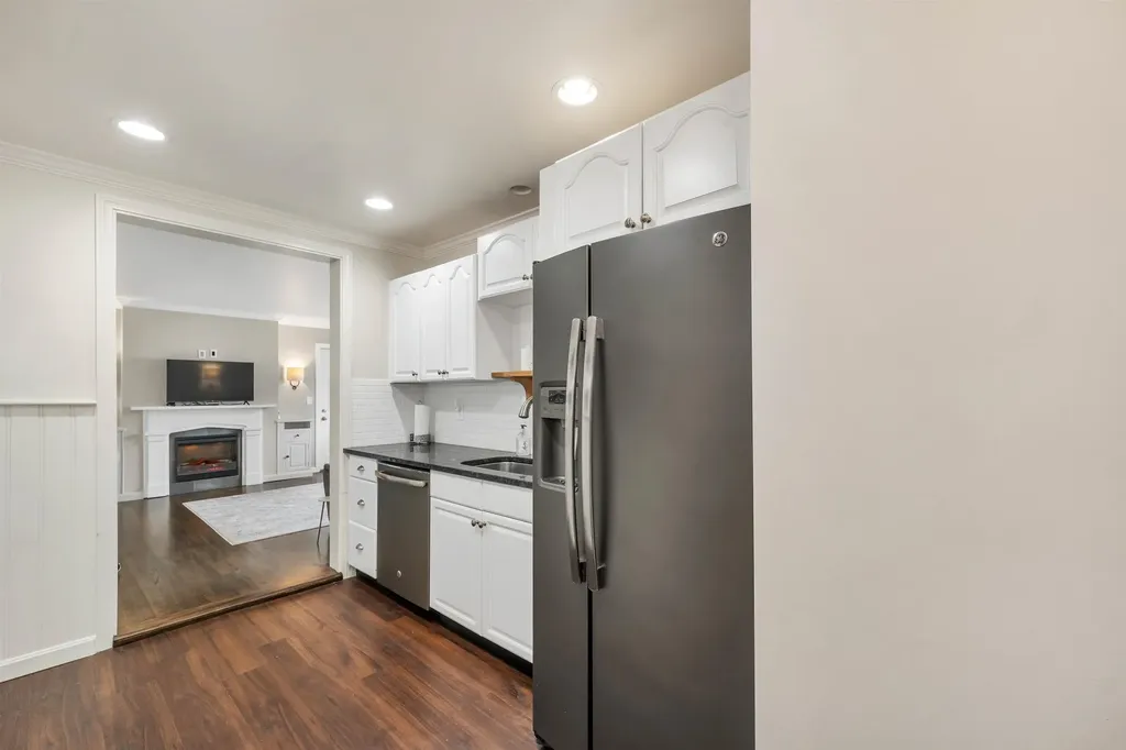 98 North Main Street Wolfeboro NH 03894