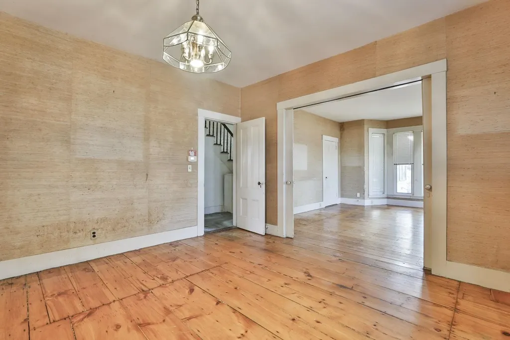 5 Rogers Street Nashua NH 03064