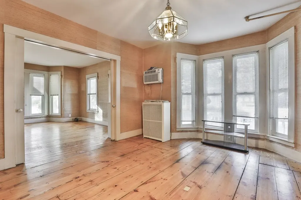 5 Rogers Street Nashua NH 03064