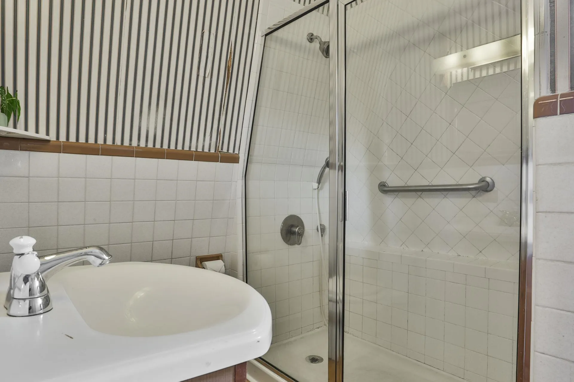 5 Rogers Street Nashua NH 03064