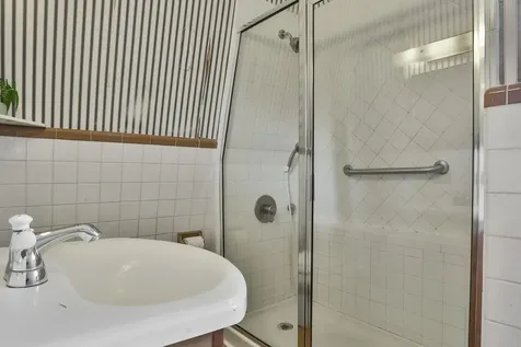 5 Rogers Street Nashua NH 03064