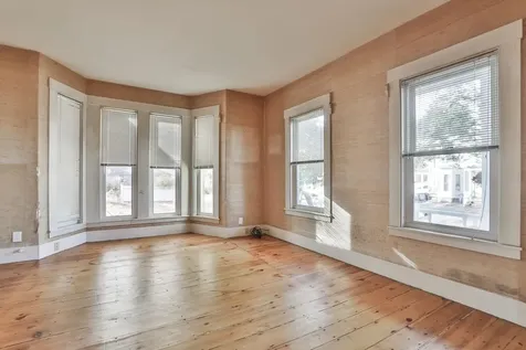 5 Rogers Street Nashua NH 03064