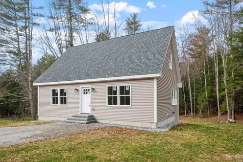 60 Queen Street Boscawen NH 03303