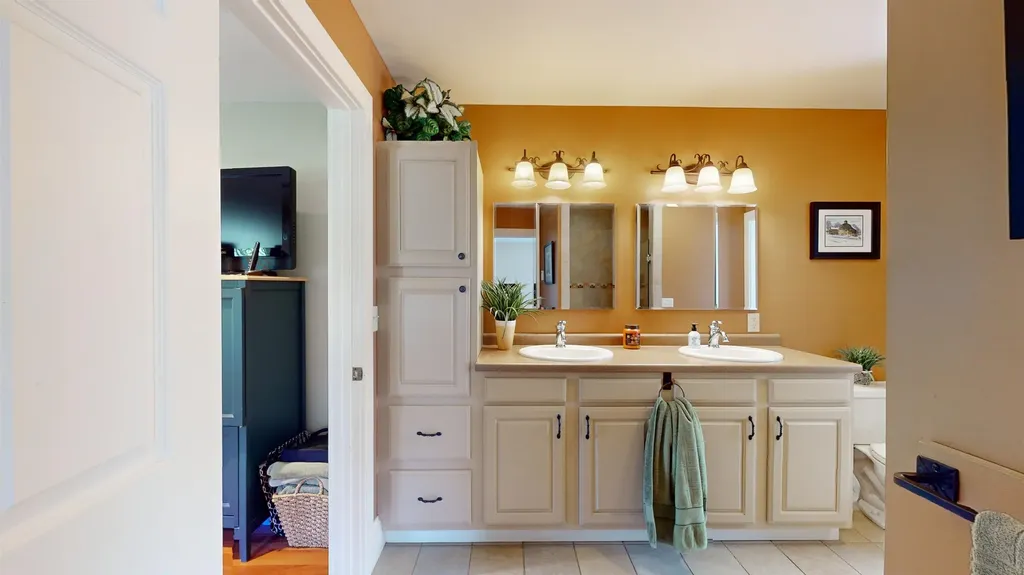 2561 Vt Route 17 Addison VT 05491