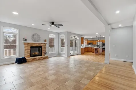 57 Windsor Boulevard Londonderry NH 03053